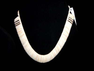 Kalapalo necklace - Memorial dos Povos Indígenas - Brasilia - DSC00578