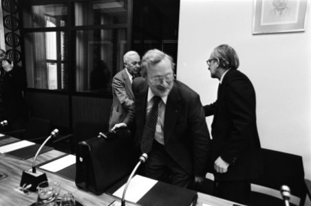 Kamercommissies vergaderen met minister en CPB over slechte economische situatie, Bestanddeelnr 930-6150