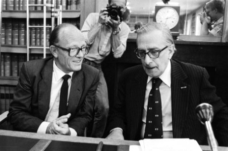 Kamercommissies van Financiën en Ambtenarenzaken overleggen met minister Rietker, Bestanddeelnr 932-6643