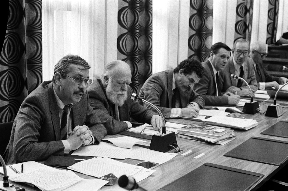 Kamercommissie Landbouw en Visserij sprak met staatssecrtearis Ploeg in Den Haag, Bestanddeelnr 933-1447
