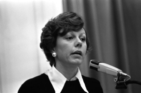 Kamerlid mevrouw Smit- Kroes (VVD) aan het woord, Bestanddeelnr 927-0274