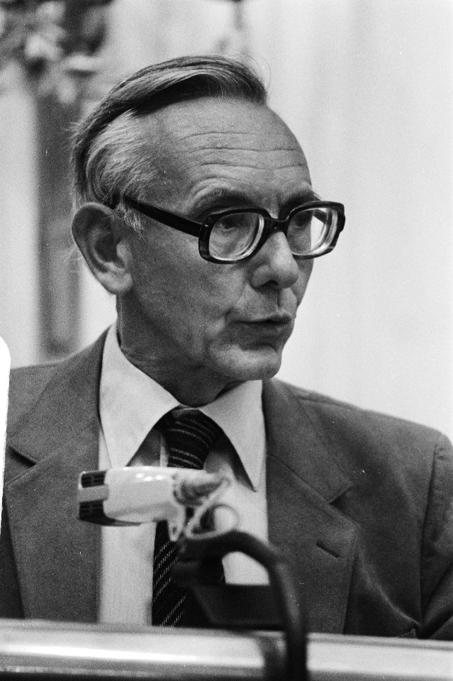 Kamerlid Van der Stoel (PvdA), Bestanddeelnr 930-9851