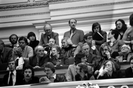 Kamerdebat ivm verdwijning oorlogsmisdadiger Menten publieke tribune met om, Bestanddeelnr 928-8929