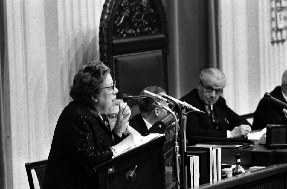 Kamerlid freule Wttewaall van Stoetwegen van de CHU aan het woord, Bestanddeelnr 918-4299