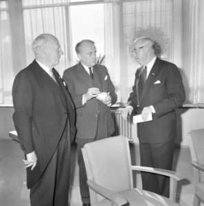 Kamer van Koophandel 160 jaar te Rotterdam. V.l.n.r. de voorzitter De Monchy , m, Bestanddeelnr 914-9034