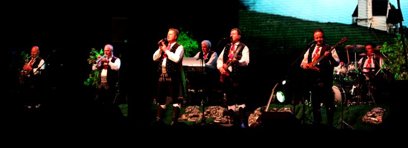 Kastelruther Spatzen 2016 - (05)