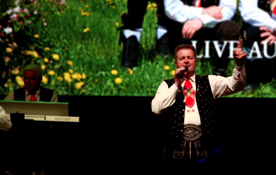 Kastelruther Spatzen 2016 - (42)