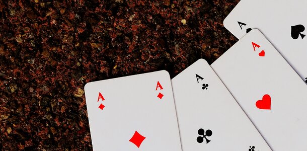 Card game gambling heart