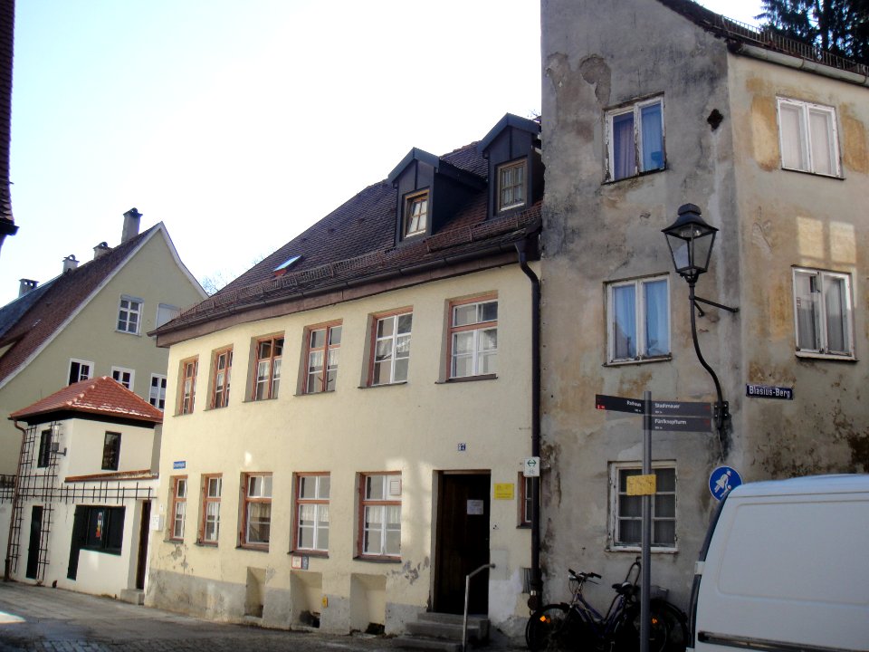 Kaufbeuren, Crescentiaplatz 13