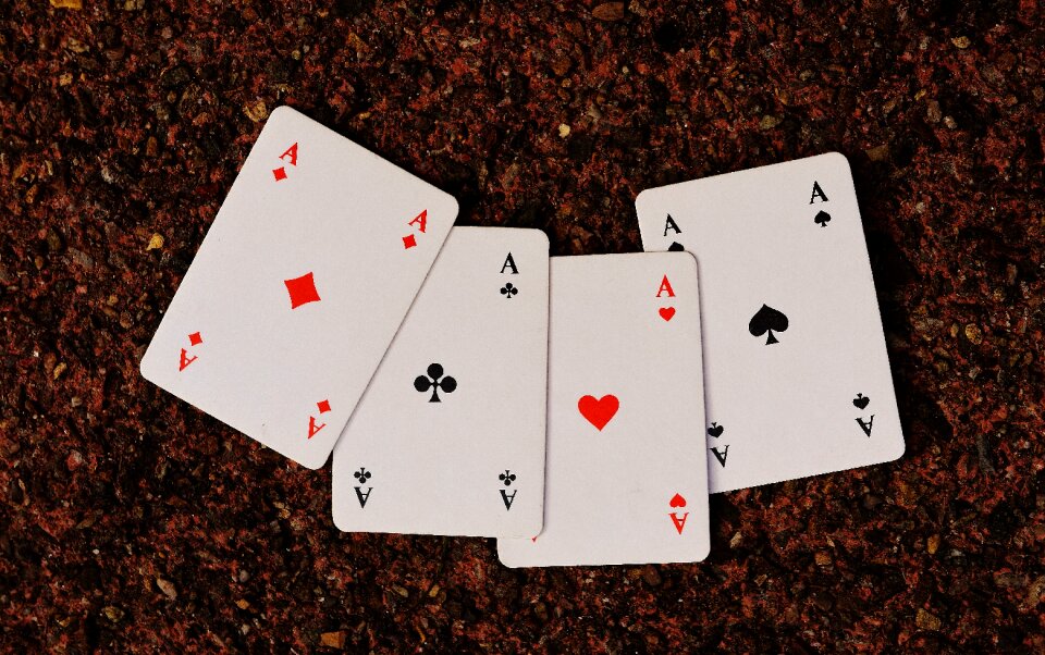 Card game gambling heart