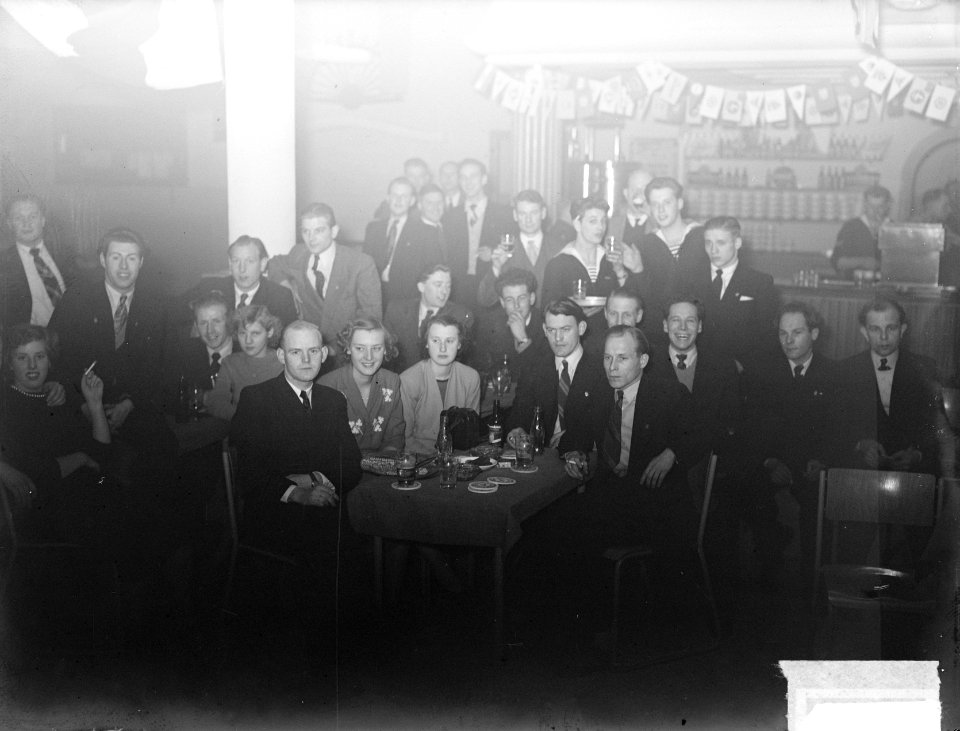 Kattenburg Feest oud marine mannen, Bestanddeelnr 904-3371