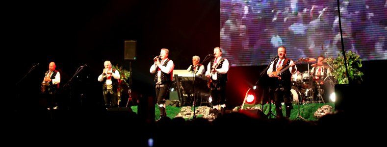 Kastelruther Spatzen 2016 - 01
