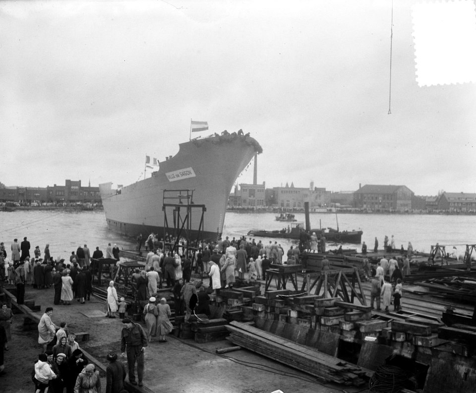 Keizerin Viethnam laat schip te water Haarlem, Bestanddeelnr 905-3859