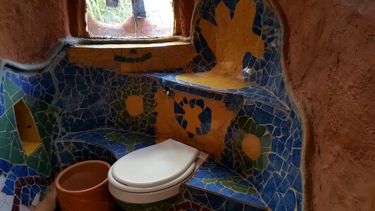 Monument colonial bathroom