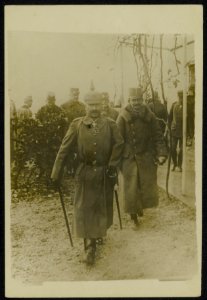 Keizer Wilhelm II met officieren, Bestanddeelnr 158-0318