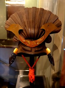 Kawari kabuto (elaborately shaped helmet) representing a scallop shell, Japan, Edo period, 1615-1868 AD, iron, silk, gold, lacquer, gilt copper - The Ann and Gabriel Barbier-Mueller Museum - DSC05587