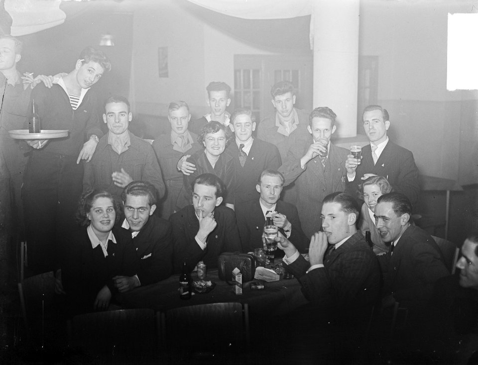 Kattenburg Feest oud marine mannen, Bestanddeelnr 904-3372