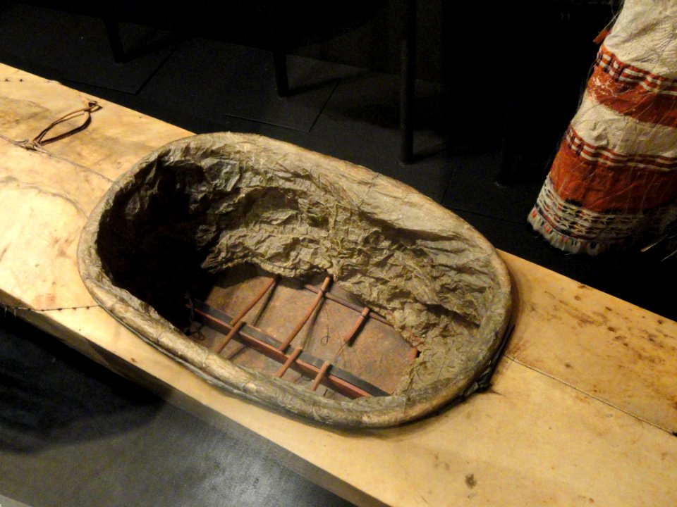 Kayak hatch, Aleut, collected c. 1850 - Etholén collection, Museum of Cultures (Helsinki) - DSC04912