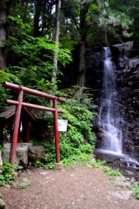 Kawaguchi-asama-jinja Hahano-shirataki