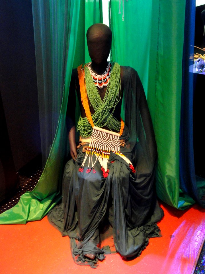 Kayapo dress - Memorial dos Povos Indígenas - Brasilia - DSC00549