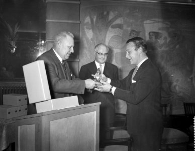 Kees Brusse krijgt zijn Oscar, Bestanddeelnr 909-4911