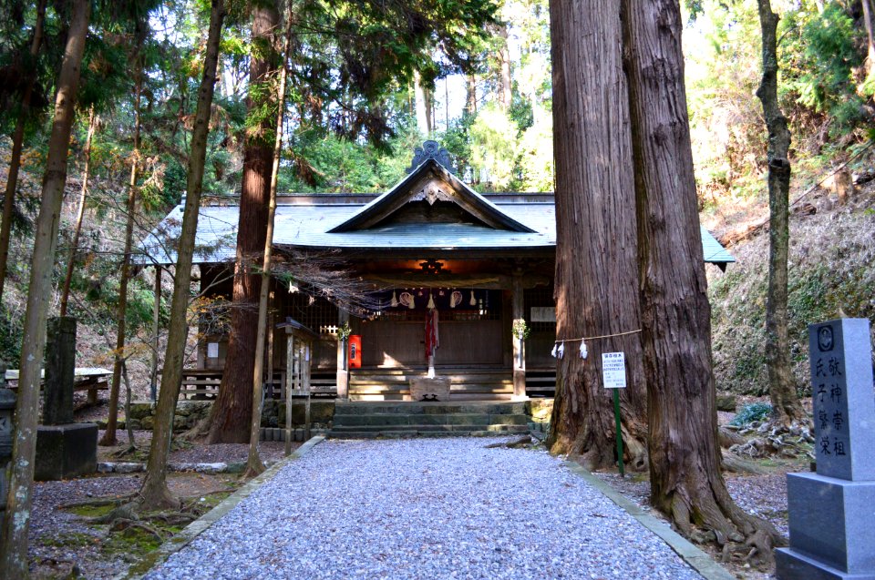 Katsurakio-jinja haiden