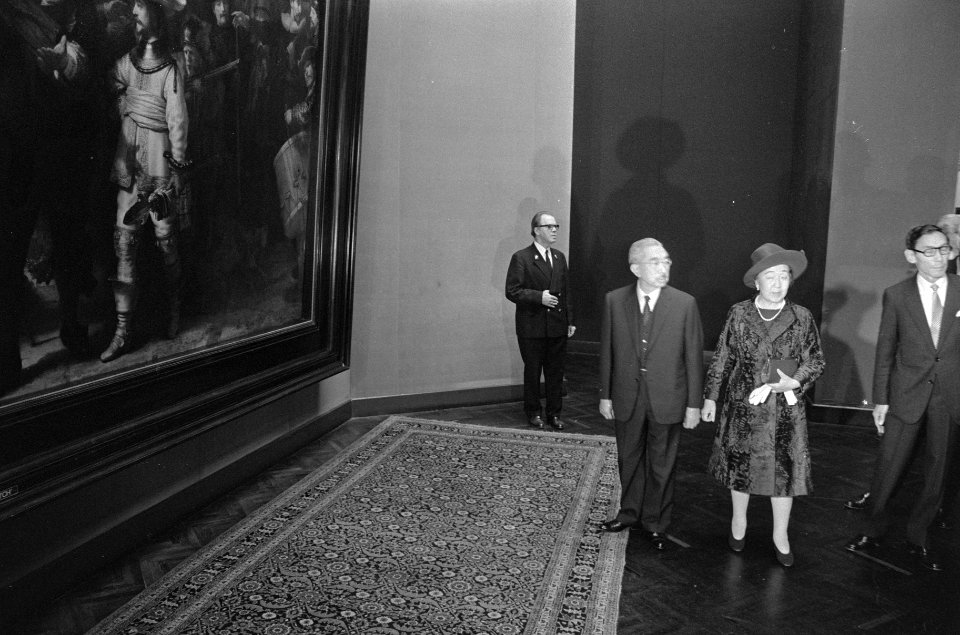 Keizer Hirohito en echtgenote bezoeken Rijksmuseum Amsterdam, Bestanddeelnr 925-0292