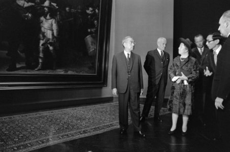 Keizer Hirohito en echtgenote bezoeken Rijksmuseum Amsterdam, Bestanddeelnr 925-0293