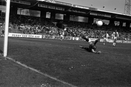 Keeper Verstraten in actie, Bestanddeelnr 925-5839