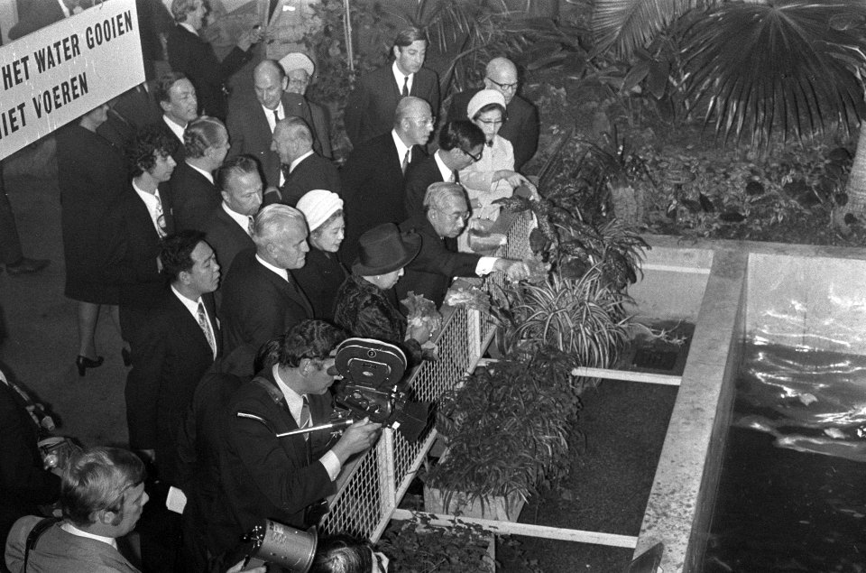 Keizer Hirohito en echtgenote bezoeken Artis Amsterdam, Bestanddeelnr 925-0282
