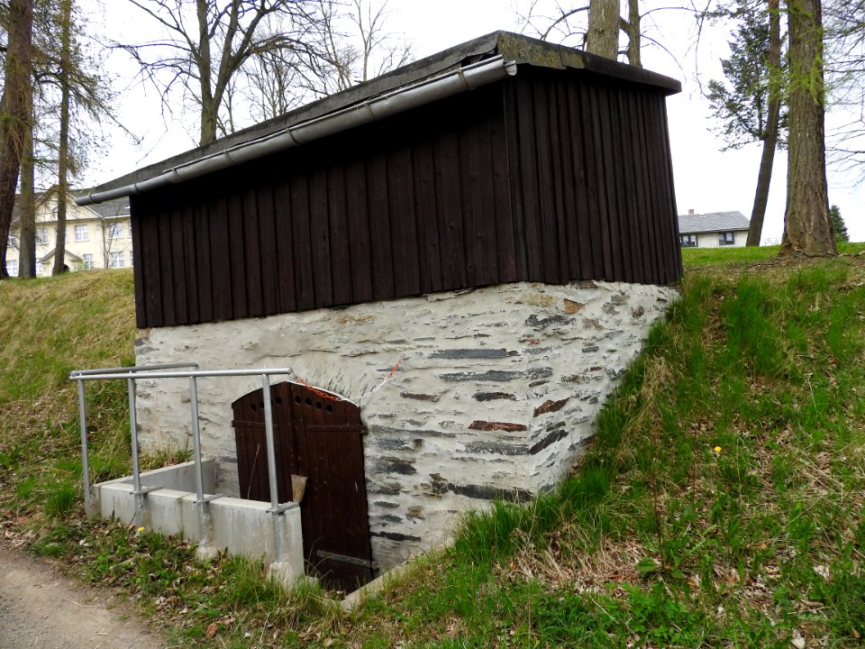 Keller Friedhof Gefell 2