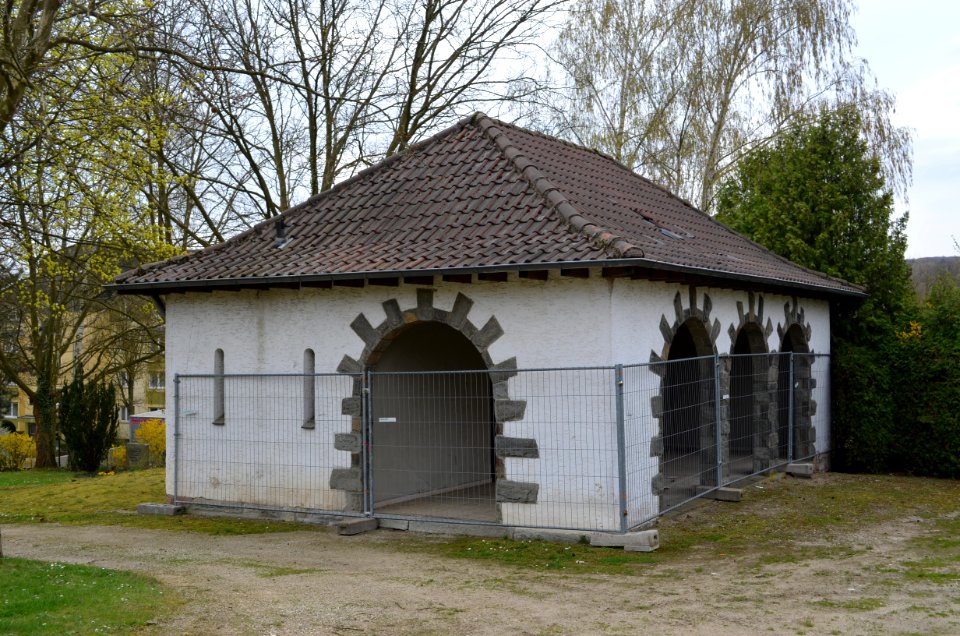 Kelkheim, alter Friedhof, Leichenhalle