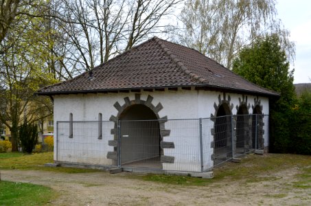Kelkheim, alter Friedhof, Leichenhalle