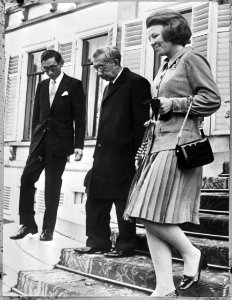 Keizer Hirohito en echtgenote op Paleis Soestdijk , Keizer en Prinses Beatrix ve, Bestanddeelnr 925-0388