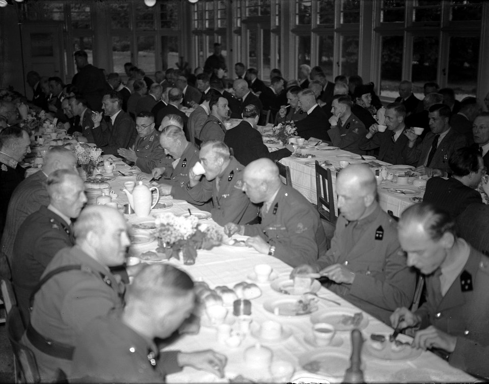 Kazerne Oldebroek 100 jarig bestaan regiment, Bestanddeelnr 902-7226