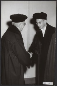 Karel van het Reve benoemd tot gewoon hoogleraar Russische taal- en letterkunde , Bestanddeelnr 094-0668