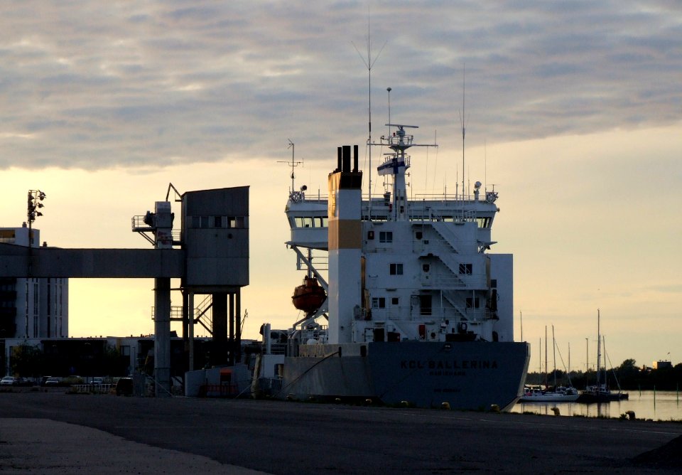 KCL Ballerina in Toppila Harbour 20090731