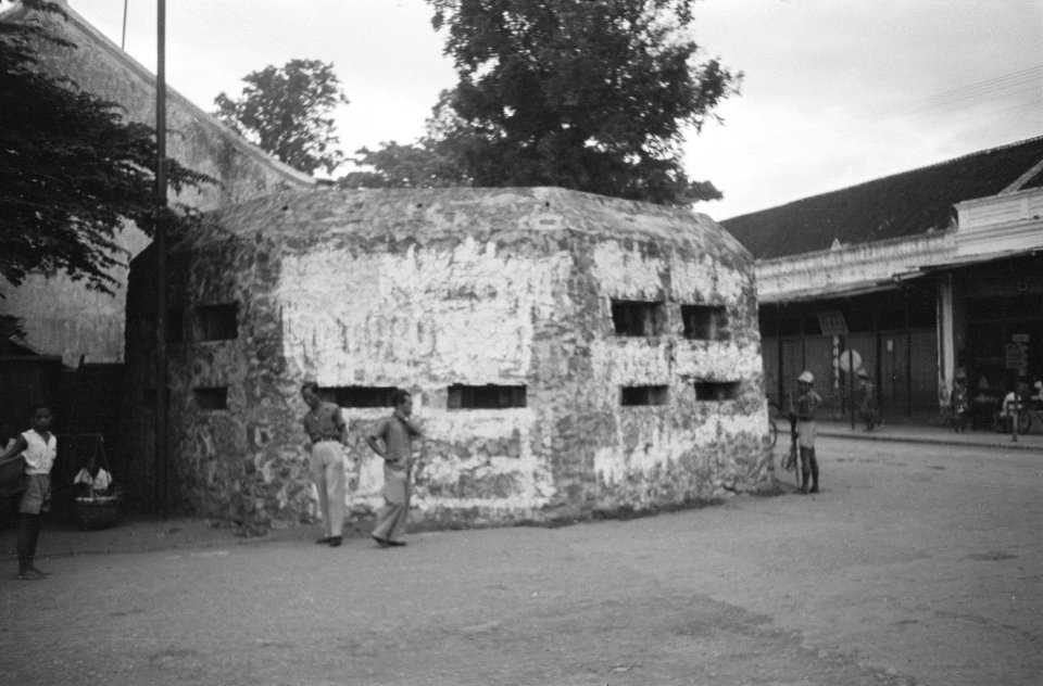 Kazemat of bunker in een stad, Bestanddeelnr 363-5-5