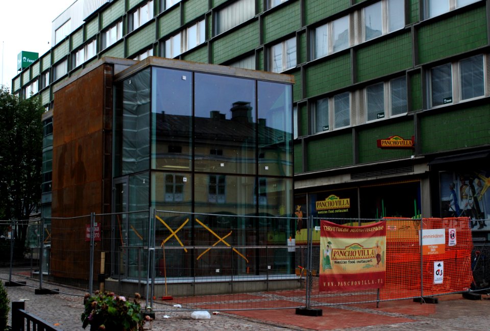 Kauppurienkatu Kivisydän Entrance 20150829