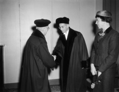 Karel van het Reve benoemd tot gewoon hoogleraar Russische taal- en letterkunde , Bestanddeelnr 909-0408