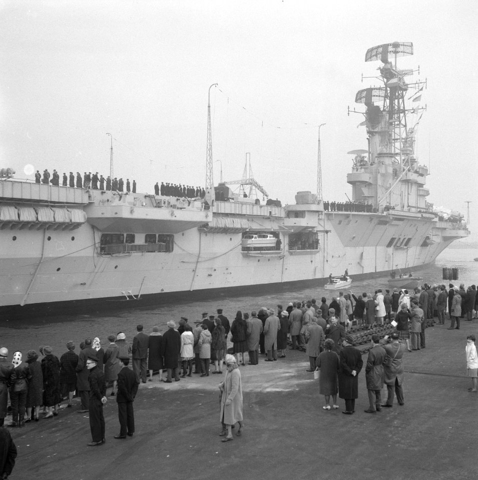 Karel Doorman weer terug uit de West, Bestanddeelnr 913-7873