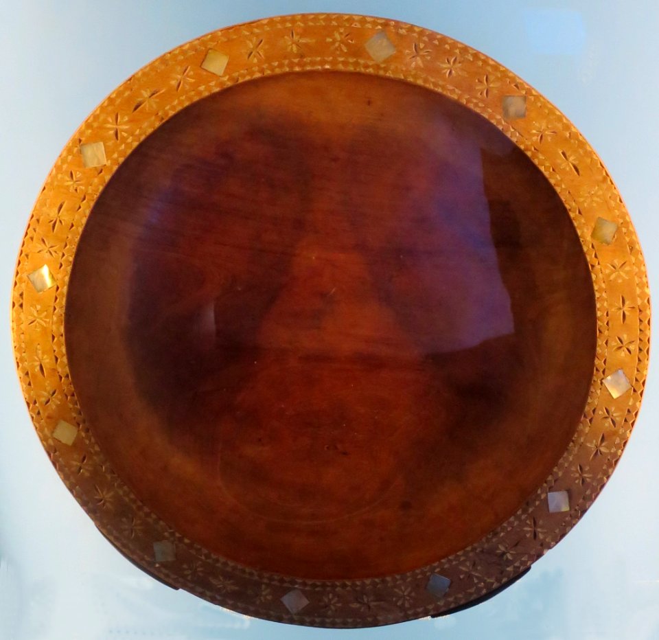 Kava bowl, wood, pearl shell, lime, Samoa, Bishop Museum, 2003.083.001