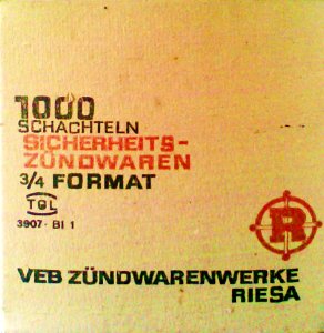 Karton VEB Zündwarenwerke Riesa 012