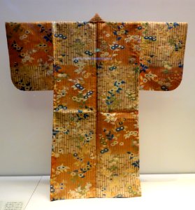 Karaori Garment (Noh costume), Edo period, 18th century, bamboo and chrysanthemum design on red and white checkered ground - Tokyo National Museum - DSC06159