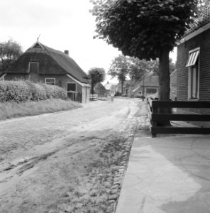 Karakteristieke landschappen, straten, dorpsstraat, Bestanddeelnr 164-0254