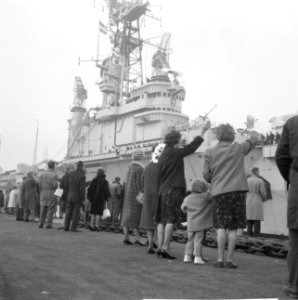 Karel Doorman weer terug uit de West, Bestanddeelnr 913-7875
