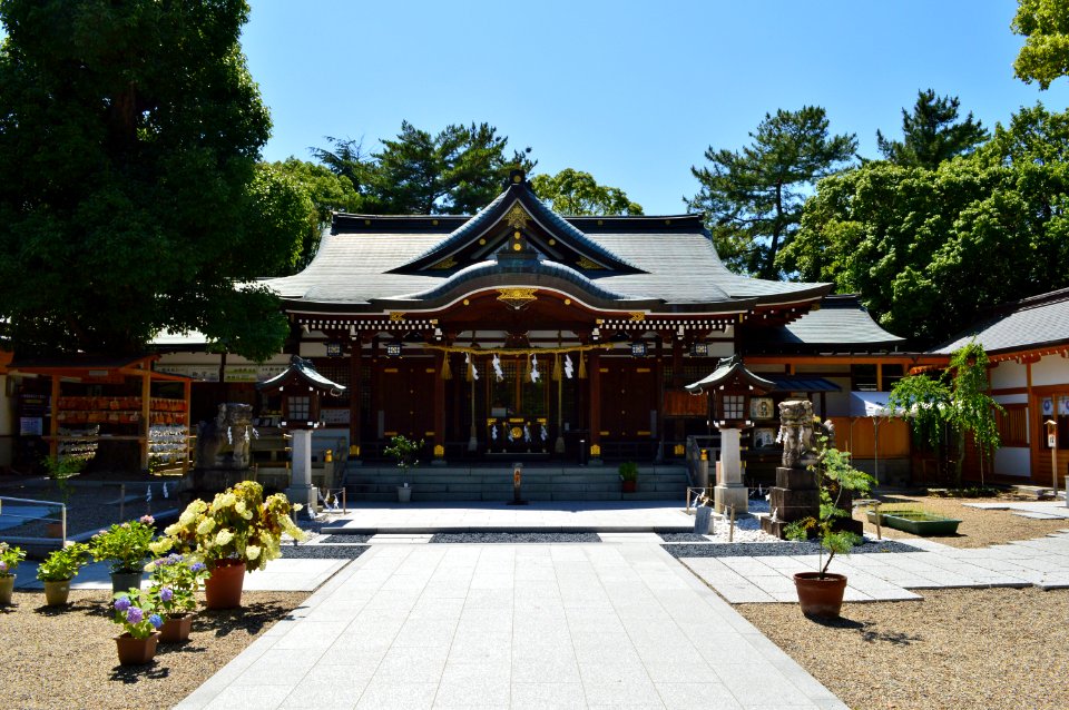 Karakuni-jinja, haiden