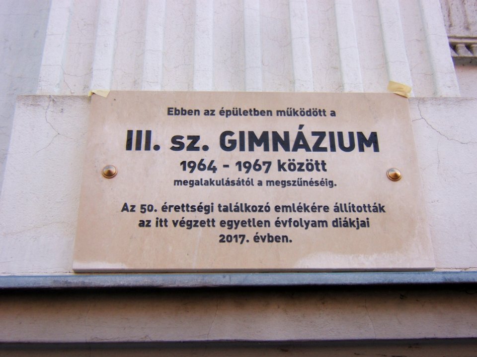 Kaposvár, a 3. számú gimnázium emléktáblája