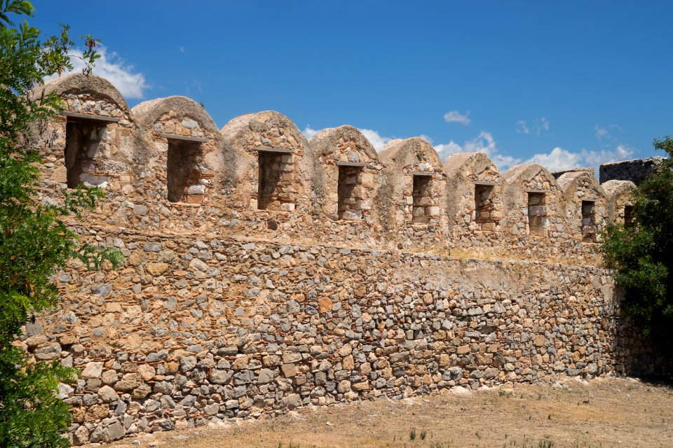 Karababa castle, chemin de ronde, Chalkida, Greece