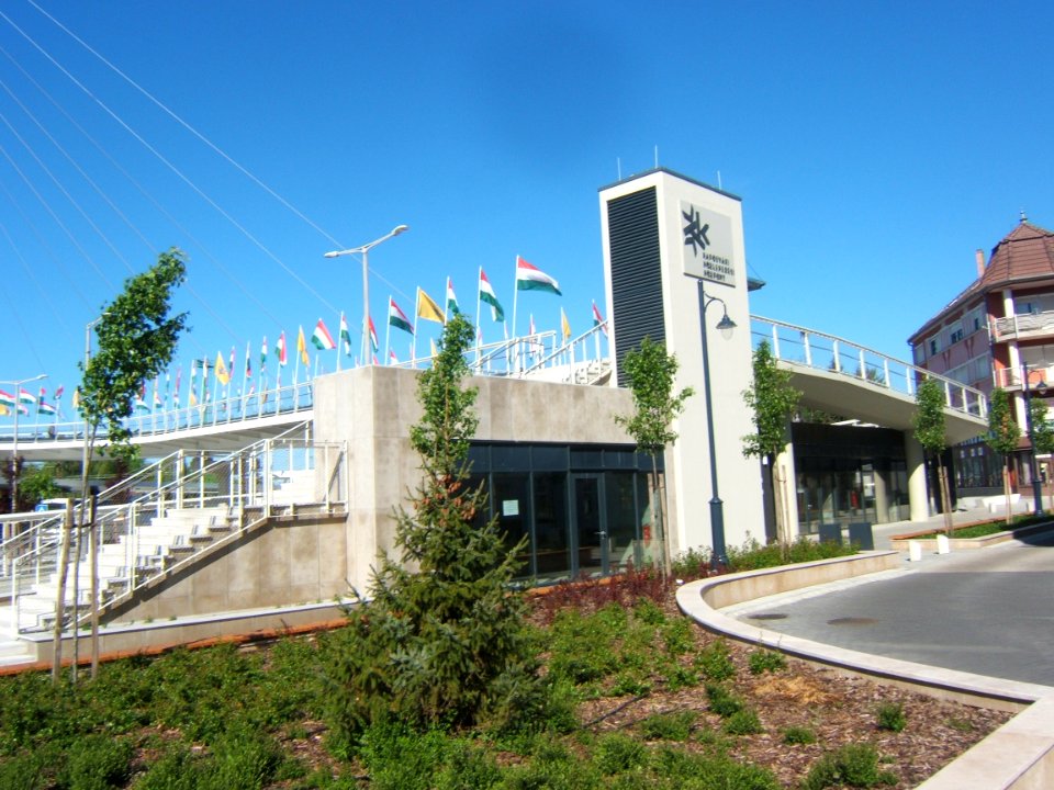 Kaposvári közlekedési központ 03
